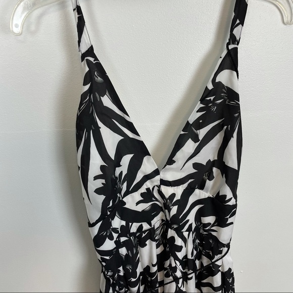 BB DAKOTA LARISSA BLACK & WHITE FLORAL MAXI DRESS - Picture 4 of 12